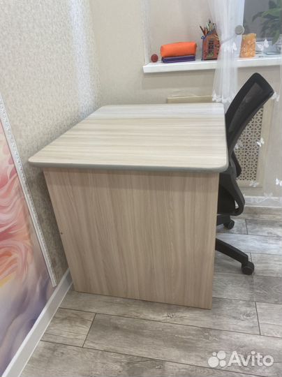 Письменный стол для школьника бу
