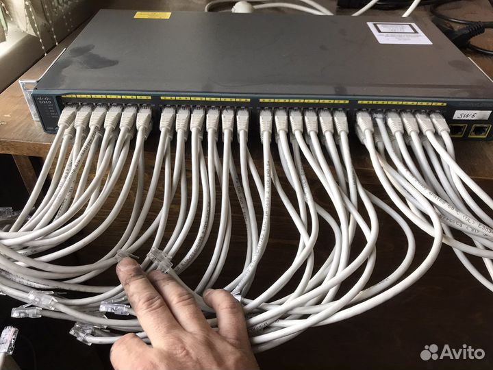 Коммутатор Cisco SF300-48