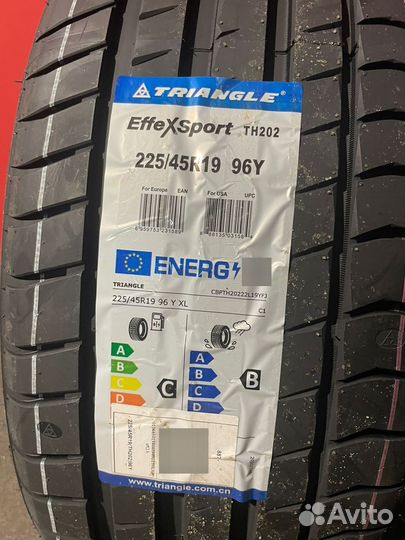 Triangle EffeXSport TH202 225/45 R19 96Y