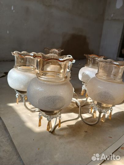 Продам люстру