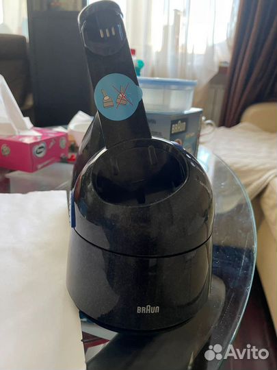 Система очистки и зарядки бритвы braun