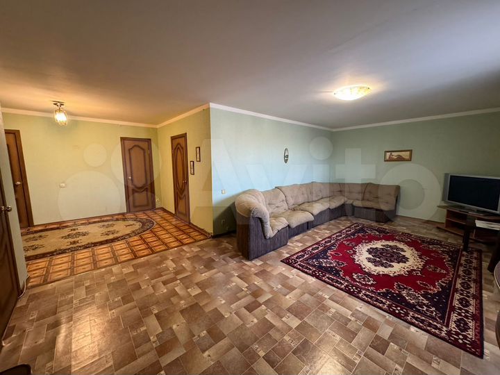 2-к. квартира, 74,1 м², 3/9 эт.