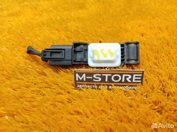 Датчик airbag (удара) передний Mercedes-Benz