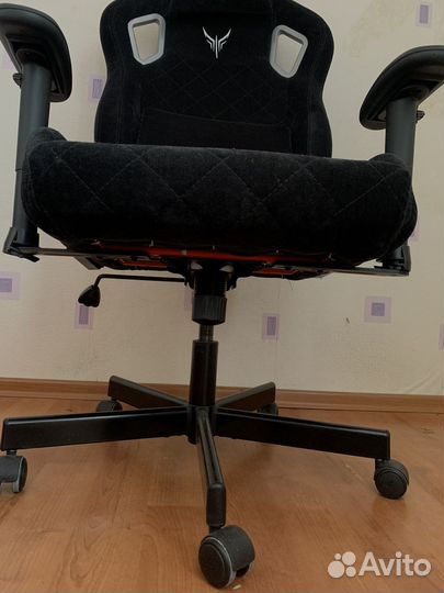 Компьютерное кресло