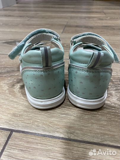 Босоножки для девочки