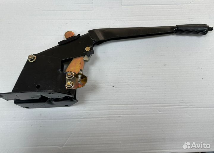 Рычаг ручного тормоза на Газель