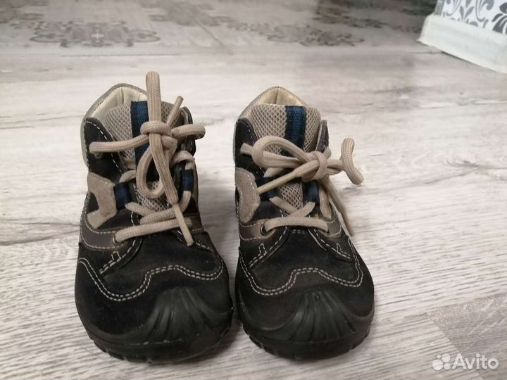 Кроссовки 22р, 25
