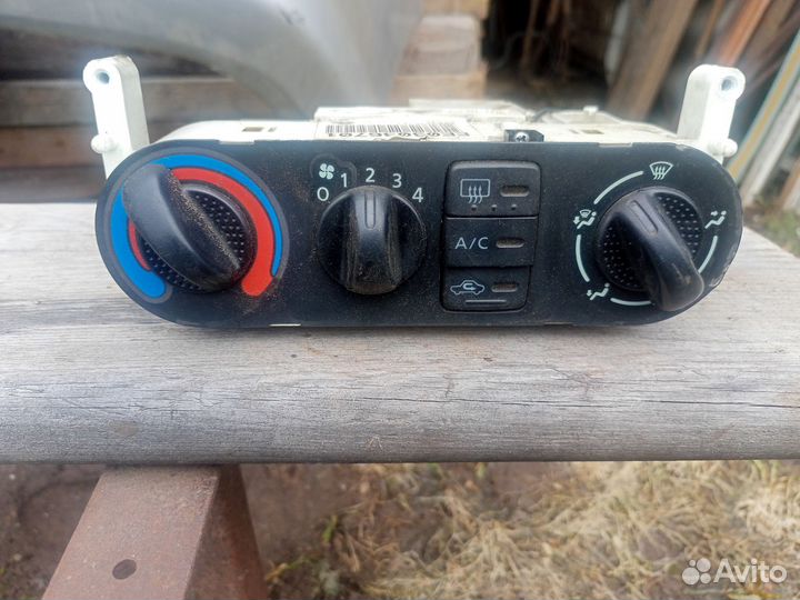 Запчасти на Ниссан Альмера тино 2, 2 дизель