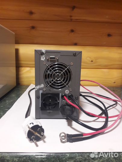 Источник бесперебойного питания для сетевого обор