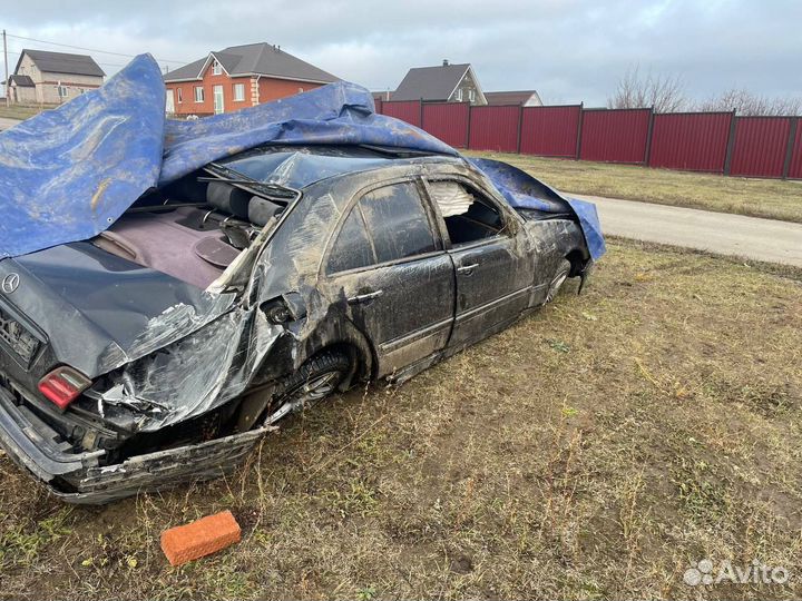 Mercedes битый