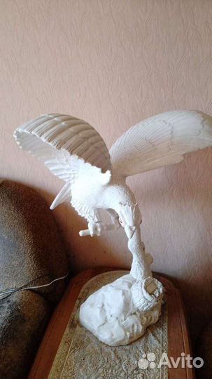 Статуэтка птицы