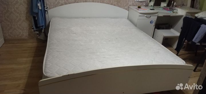 Кровать двухспальная 160 200 белая бу