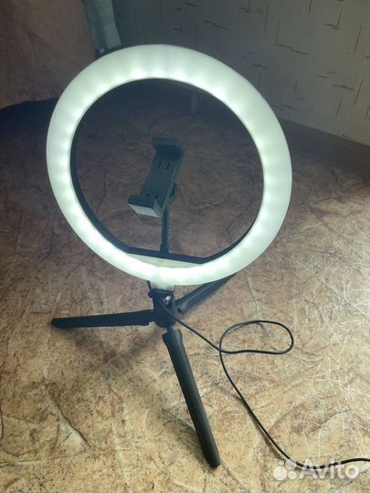 Кльцевая лампа для селфи