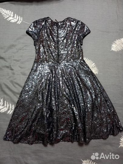 Платье с пайетками для девочки