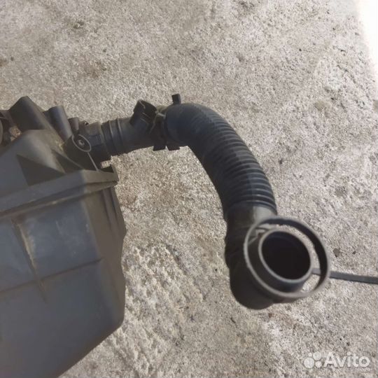 Корпус воздушного фильтра Skoda Octavia A4