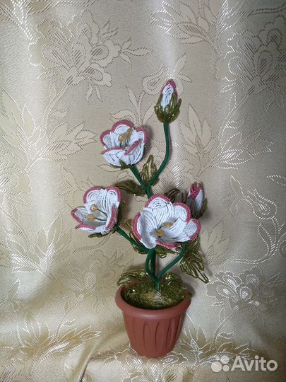 Эустома из бисера