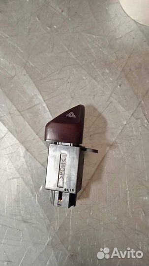 Кнопка аварийной сигнализации Mitsubishi 2