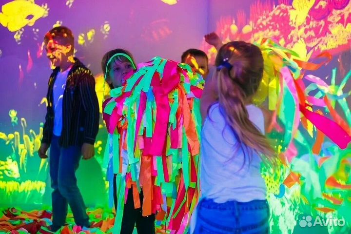 Неоновая бумажное шоу дискотека аниматор