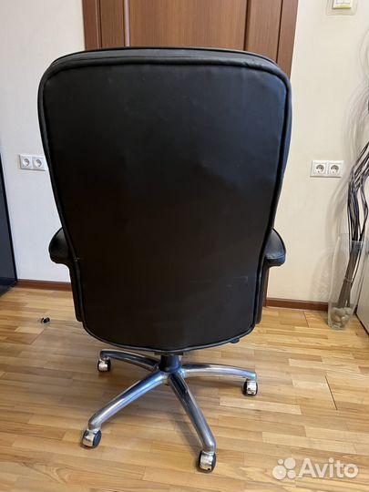 Офисное кресло под перетяжку