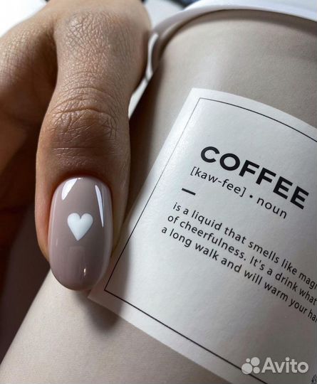 Маникюр и педикюр. Без отслоек, качество