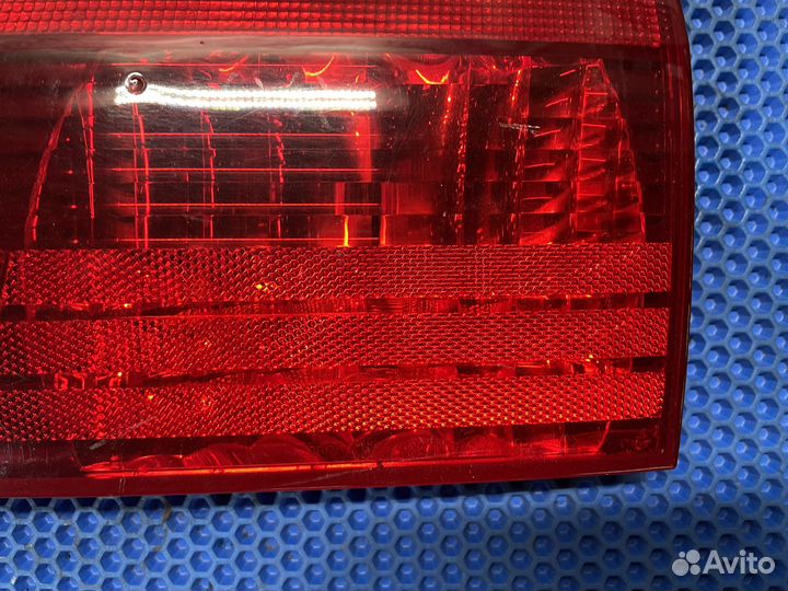 Фонарь задний правый Toyota Sienna 2 до рест