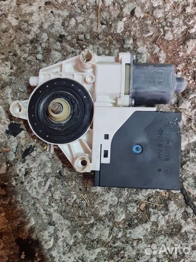 Volkswagen golf plus передний левый стеклоподъемн