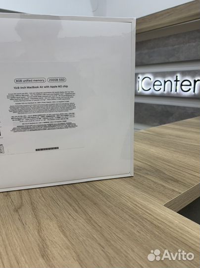 MacBook Air with Apple M2 8/256gb