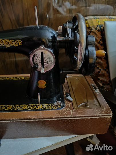 2 швейные машины