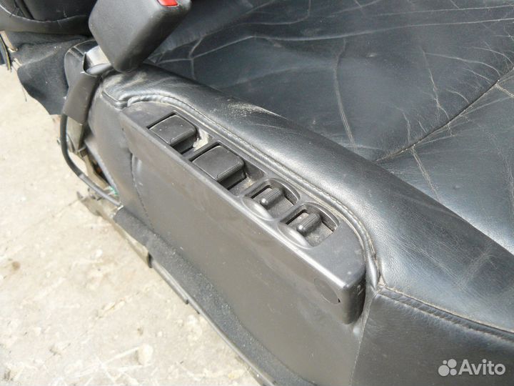 Пара передних сидений для infiniti FX35 2003г