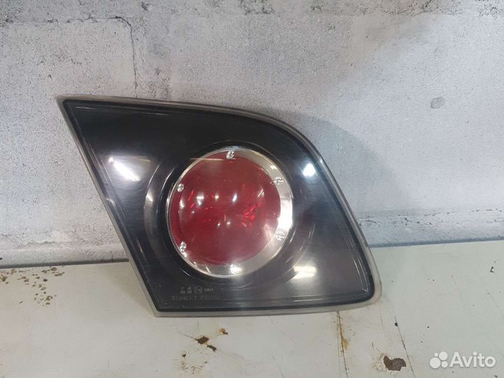 Фонарь задний левый внутренний мазда 3 bk хетчбек