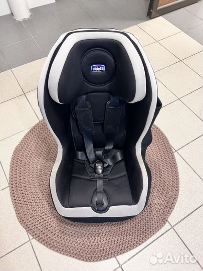 Автомобильное кресло chicco 9-18 кг