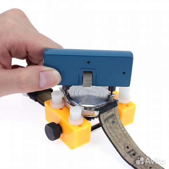 Часовые тиски для замены батареек