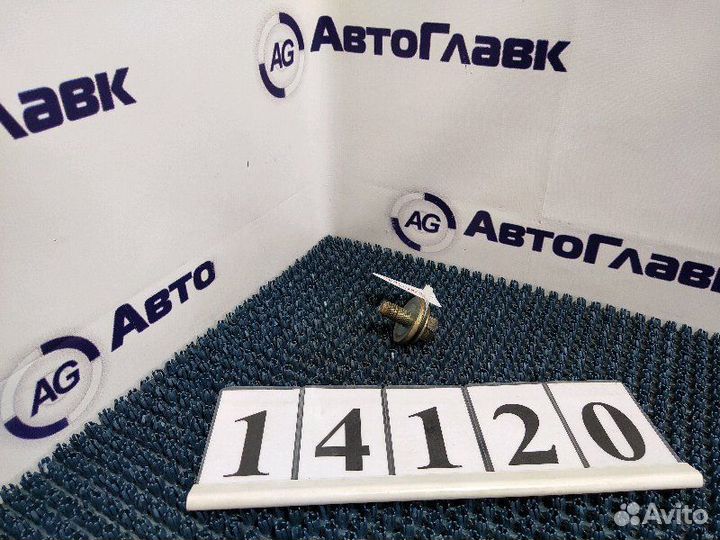 Болт шкива коленвала Toyota Wish