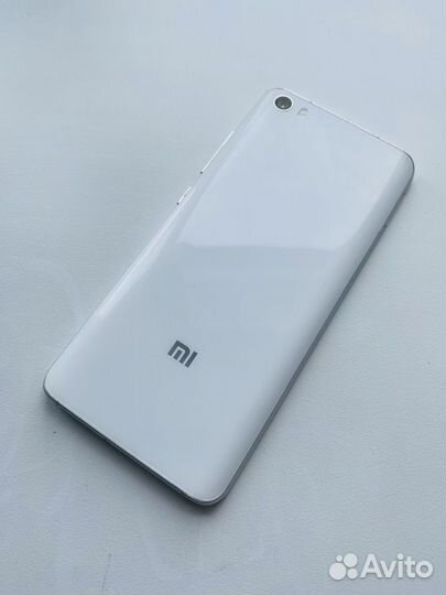 Xiaomi Mi 5, 3/64 ГБ