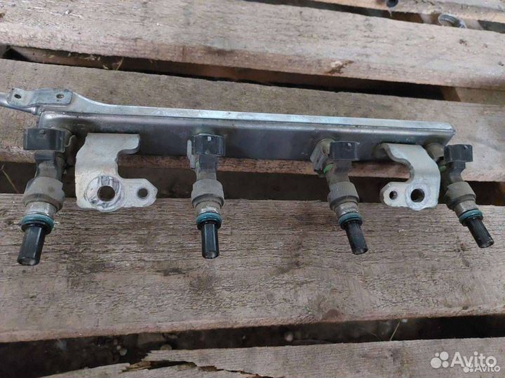 Топливная рампа, форсунки Nissan Note