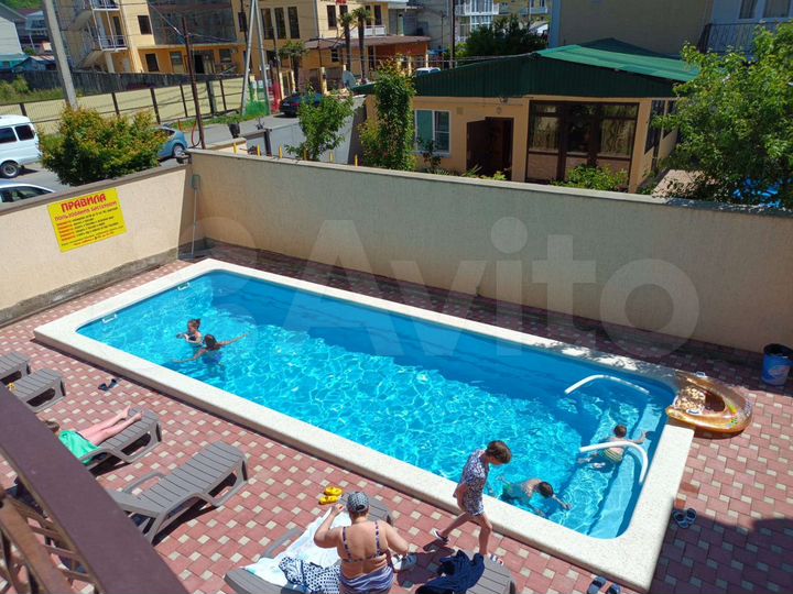 Комната 30 м² в 1-к., 1/3 эт.