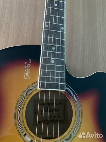 Акустическая гитара