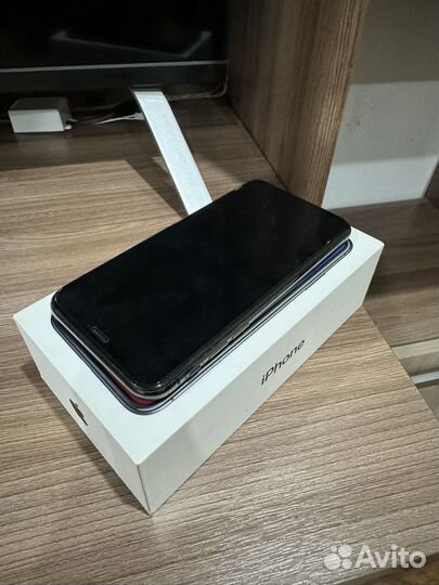 iPhone X, 64 ГБ