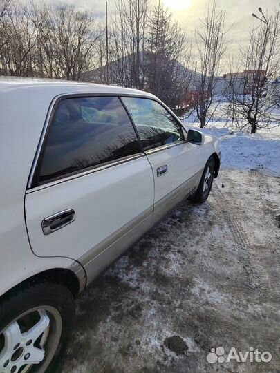 Toyota Crown 3.0 AT, 1989, битый, 299 999 км