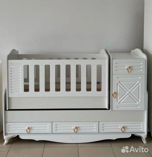 Детская кроватка. Шкаф 
