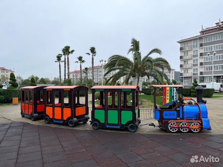 Детский аттракцион паровозик