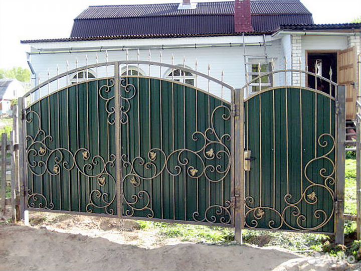 Кованные ворота с забором