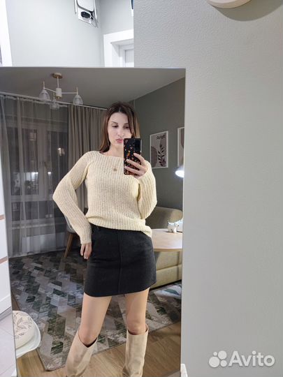 Свитер шерстяной женский