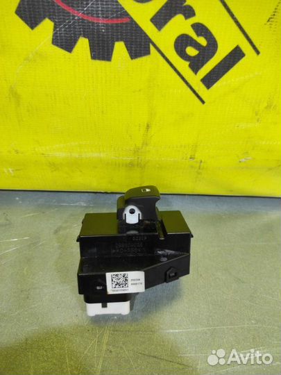 Кнопка стеклоподъемника задняя левая Hyundai