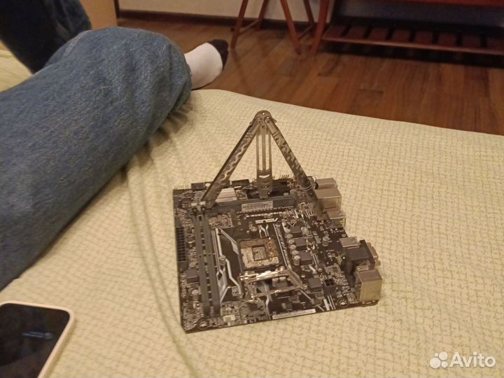 Материнская плата