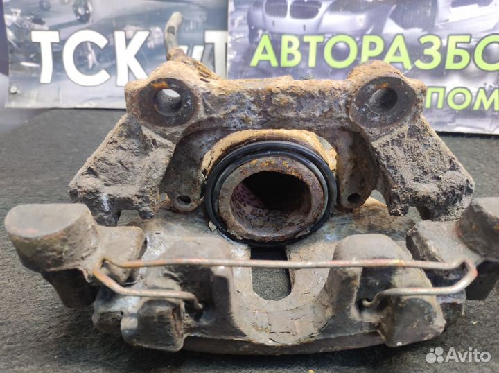 Передний суппорт Audi 100 C4