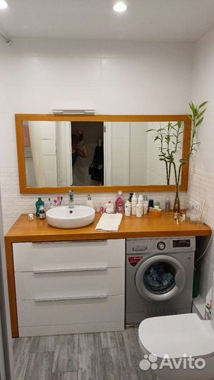 Тумба с зеркалом для ванной