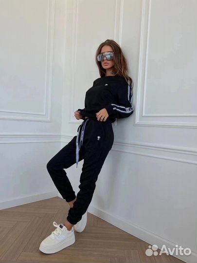 Спортивный костюм женский новый