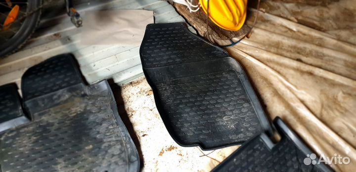 Автомобильные коврики резиновые rav 4