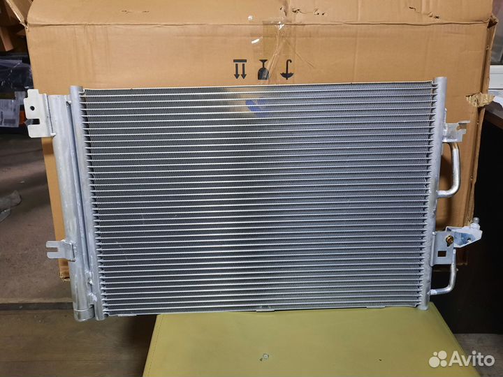 Радиатор кондиционера Opel Astra H / Zafira B 1.6